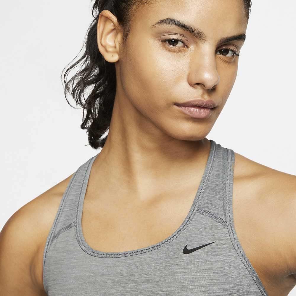 Nike Swoosh-BH für Damen – Bild 7