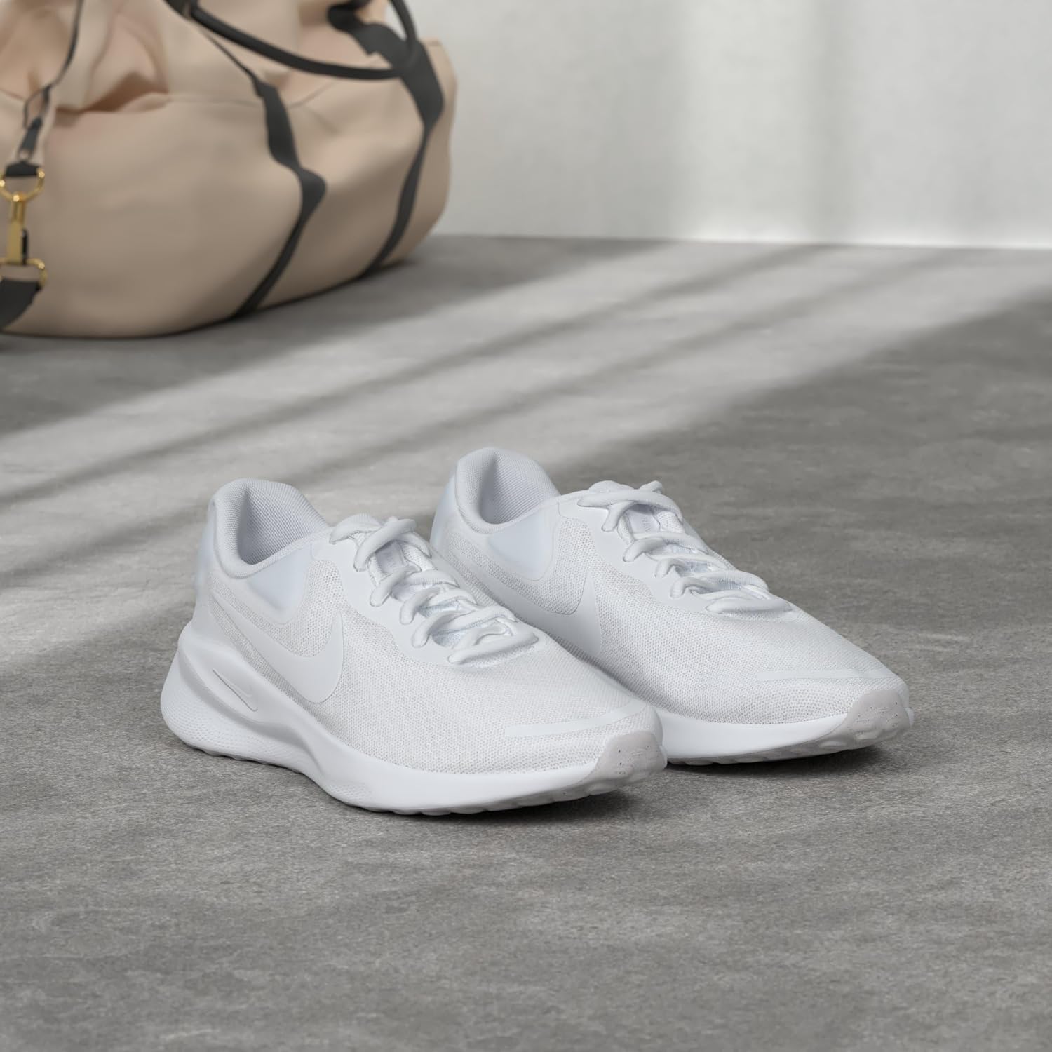 Nike Women's Revolution 7 Trainer – Bild 4