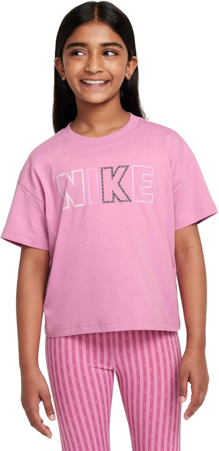 Nike Unisex Children's Essential AOP T-Shirt (Packung von 1)
