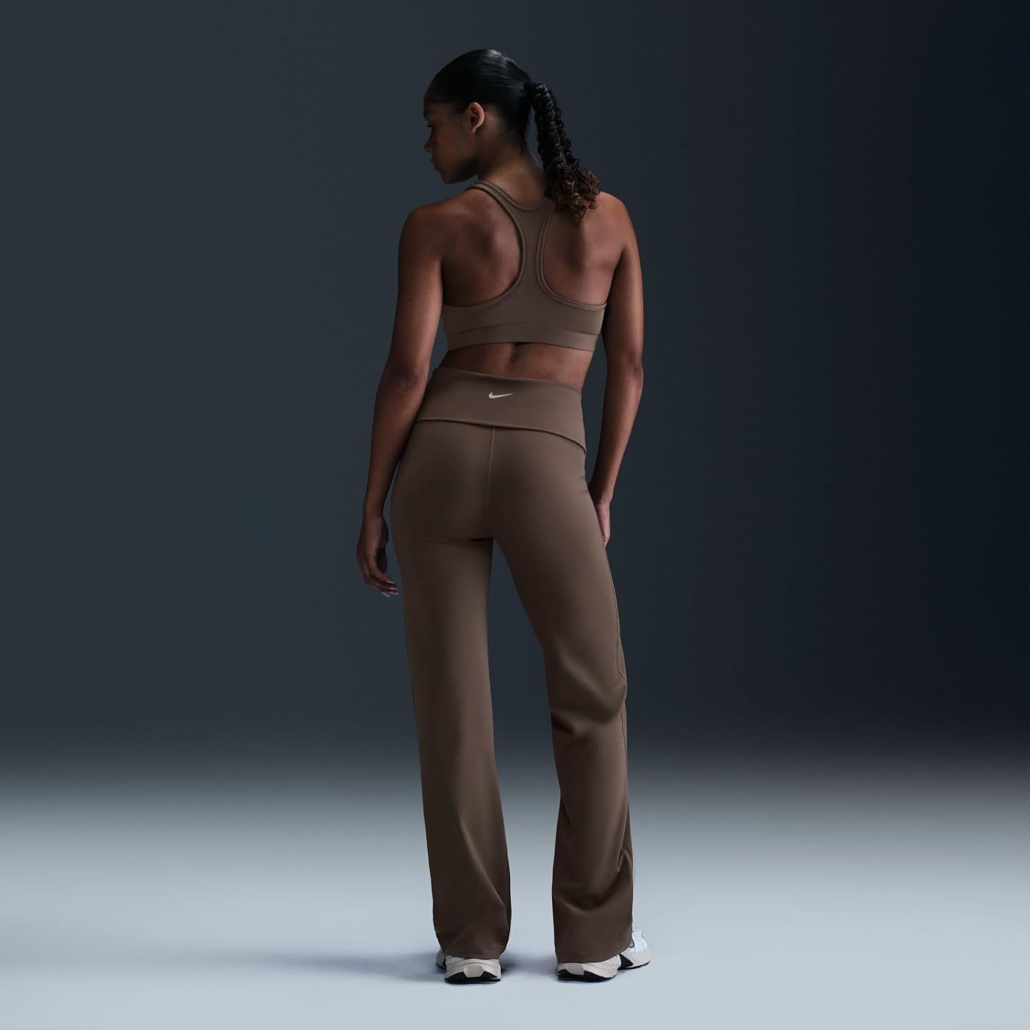 Nike Damen Swoosh Light Support Sport-BH Ohne Polster für Damen Sport-BH – Bild 3