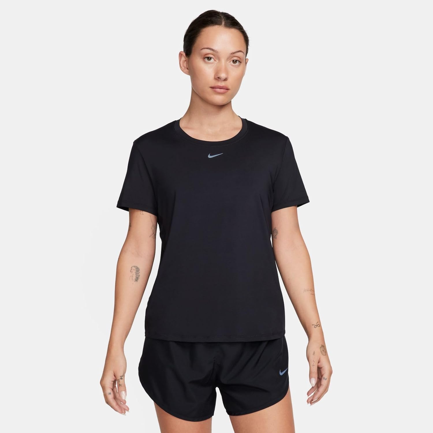 Nike Women's Ein klassisches T-Shirt – Bild 2