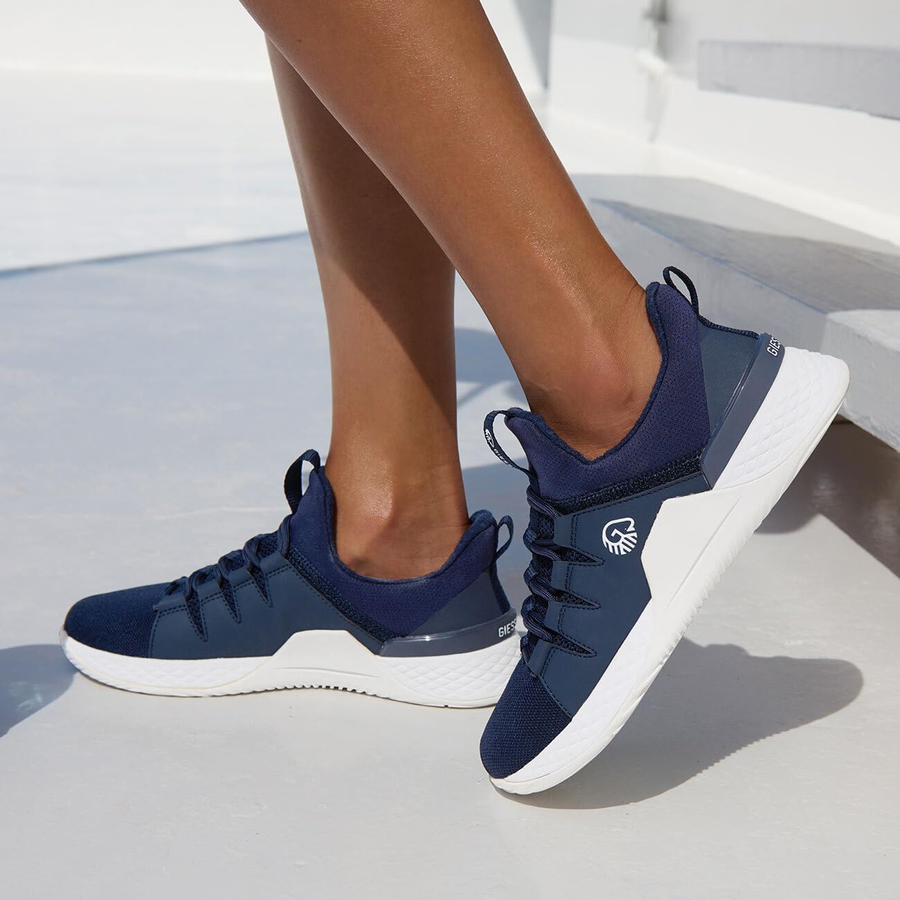 Giesswein Woll Trainer Frauen - Leichter Fitnessschuh aus atmungsaktivem Merinowolle mit energiegeladener Sohle, nicht rutschem Griff und stabilem Halt für ein komfortables Trainingserlebnis – Bild 3