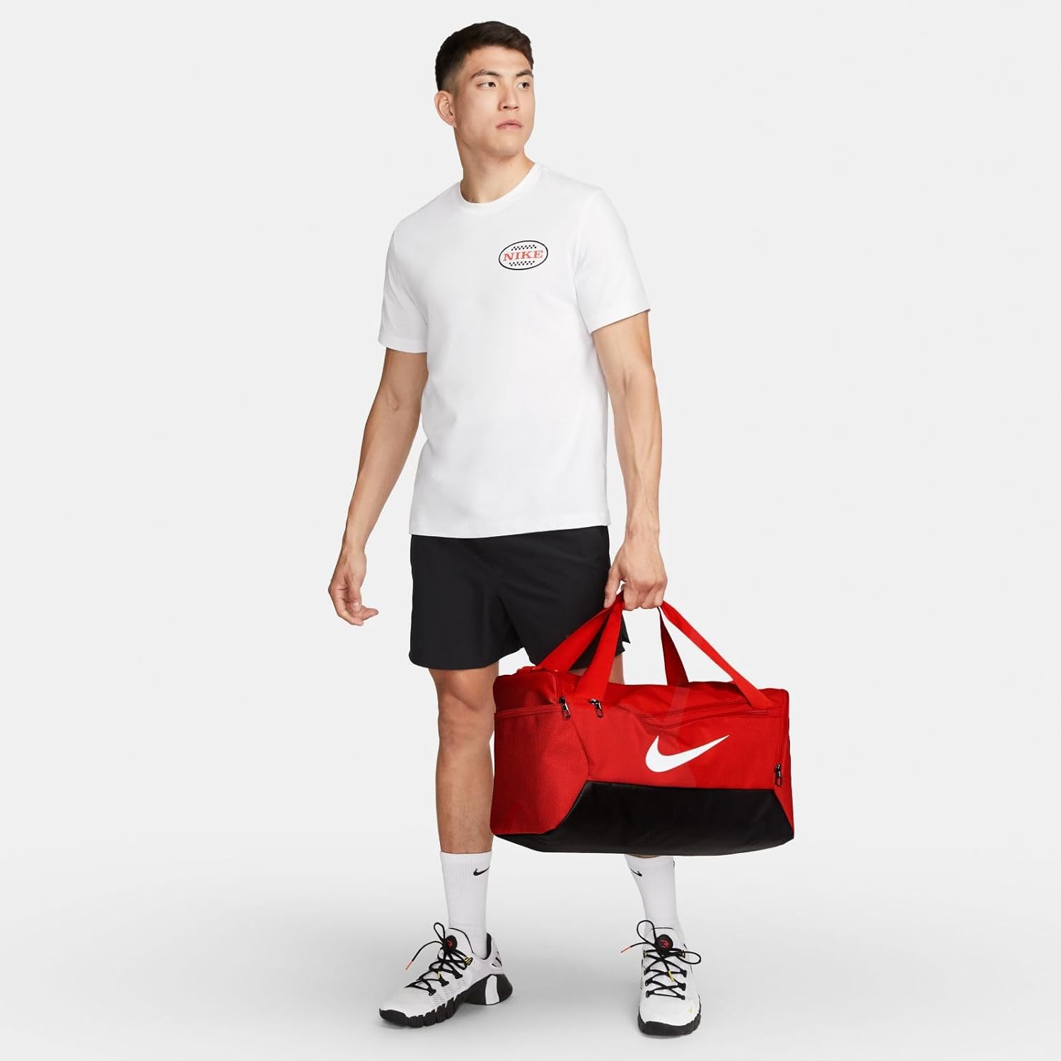 Nike Brasilia DM3976 Trainingsbeutel (klein, 41 Liter), Universität rot/Schwarz/Weiß, Sport, Sport – Bild 7
