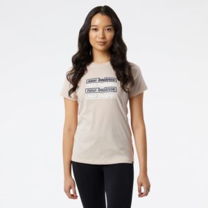 New Balance Sport Skript Grafik Tee Frauen