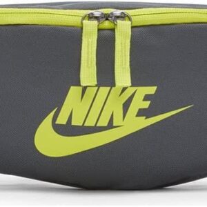 Nike Unisex Sportswear Heritage Hip -Tasche