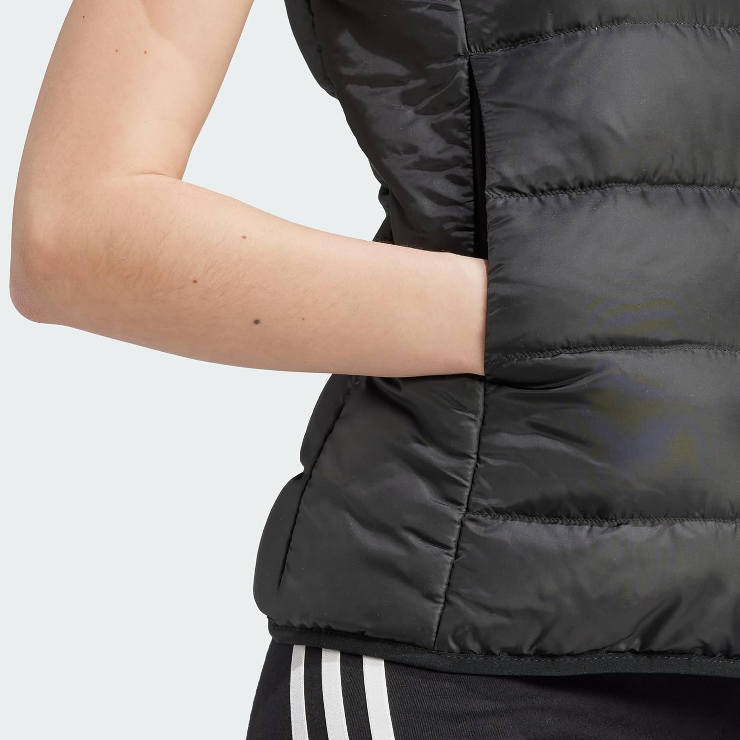 Adidas Female Female Essentials 3-Stripes Light Down Weste Down Jacket – Bild 4